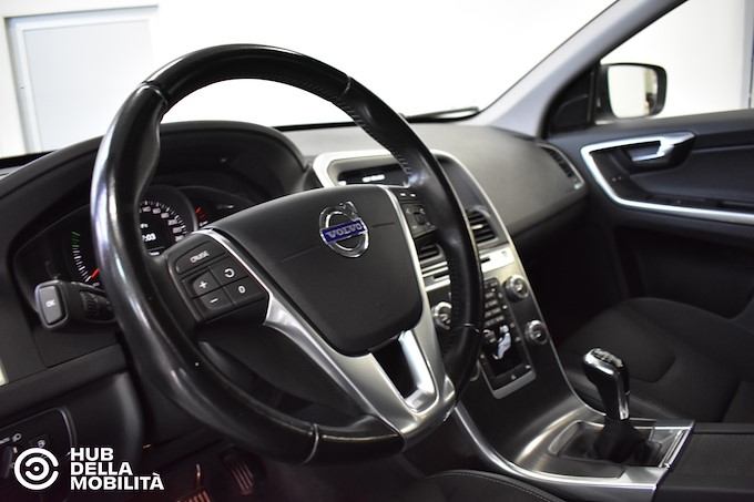 VOLVO XC60 D4 Momentum